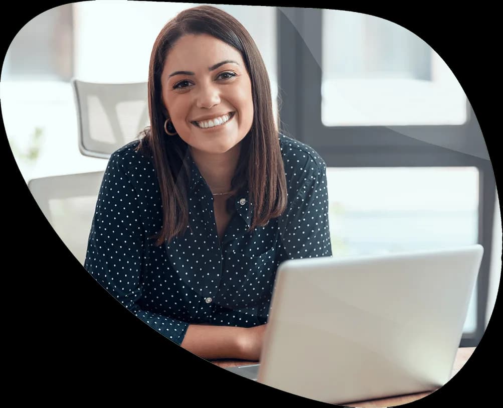 Mujer en una sesión de terapia online